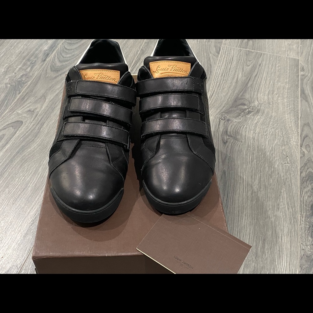 LOUIS VUITTON Leather Velcro Sneakers Black